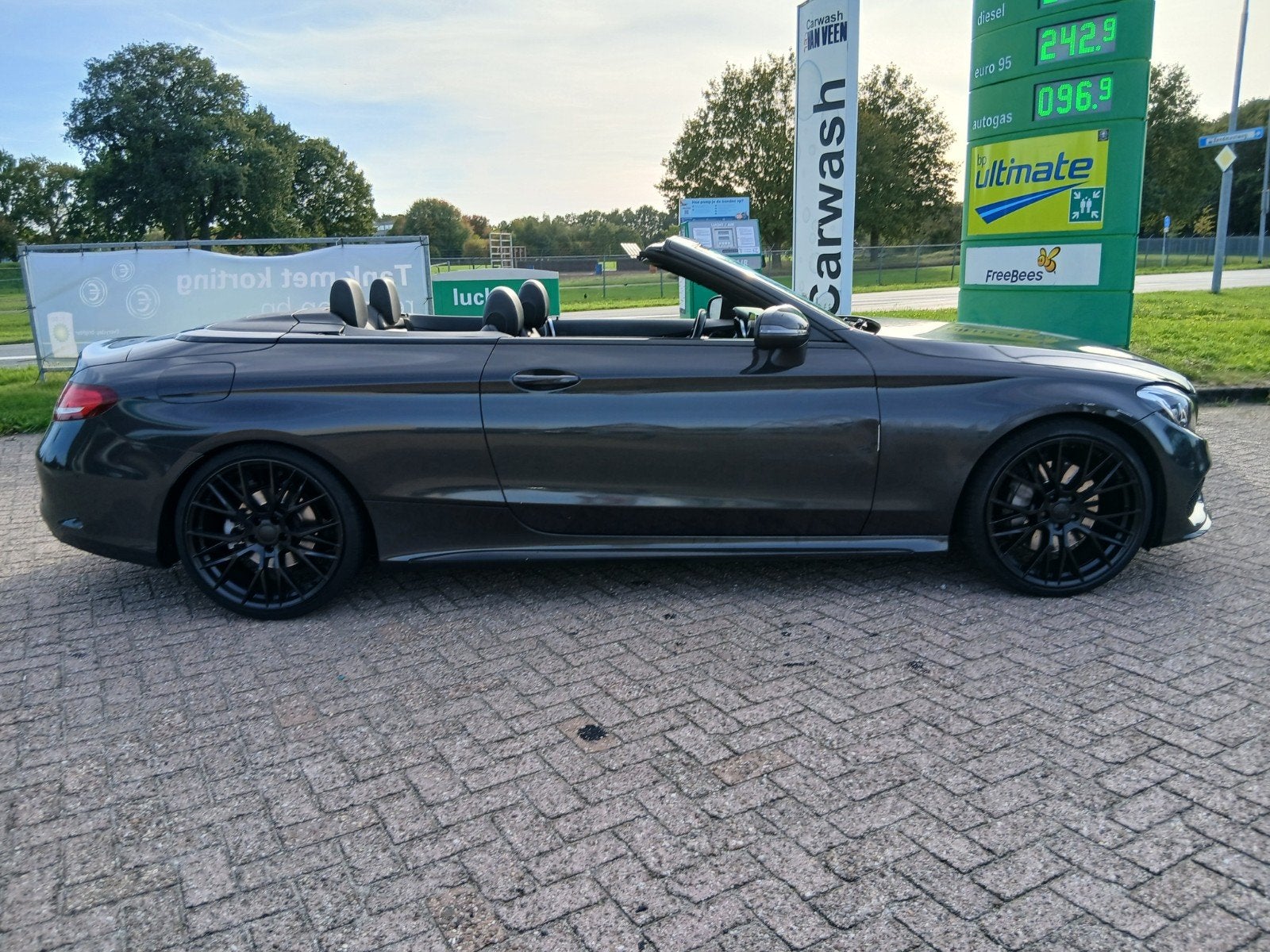Foto 16 van Mercedes-Benz C-Klasse C300 245pk 9G-TRONIC 2017 129000km