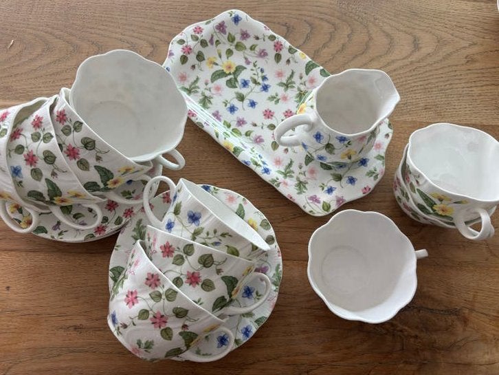 Queens Country Meadow theeservies - 7kop en schotels, Overige merken, Klassiek, Ophalen of Verzenden, Zo goed als nieuw