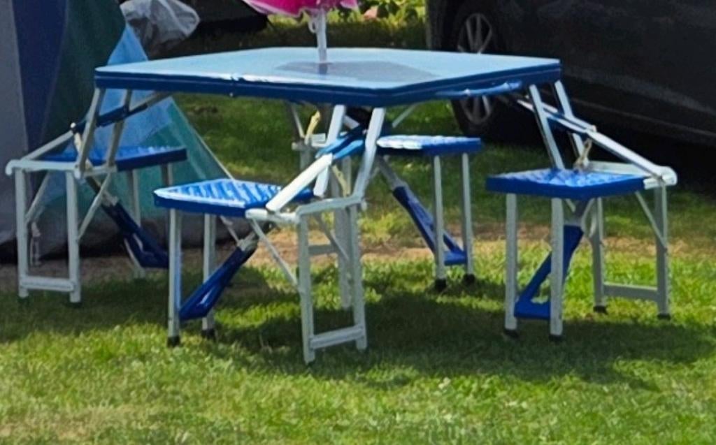 Compacte kinder campingtafel met 4 krukjes - inklapbaar, Ophalen, Gebruikt, Campingtafel