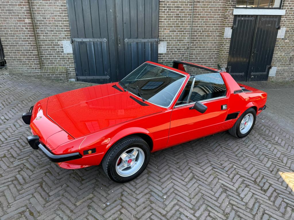 Fiat X1/9 1300 (1975) Rood in concoursstaat, foto 9