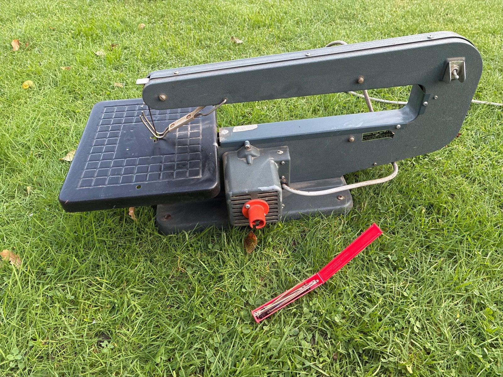 Vintage Figuurzaagmachine - Perfect voor hobbyisten, Minder dan 30 mm, Gebruikt, Ophalen of Verzenden, Figuurzaag