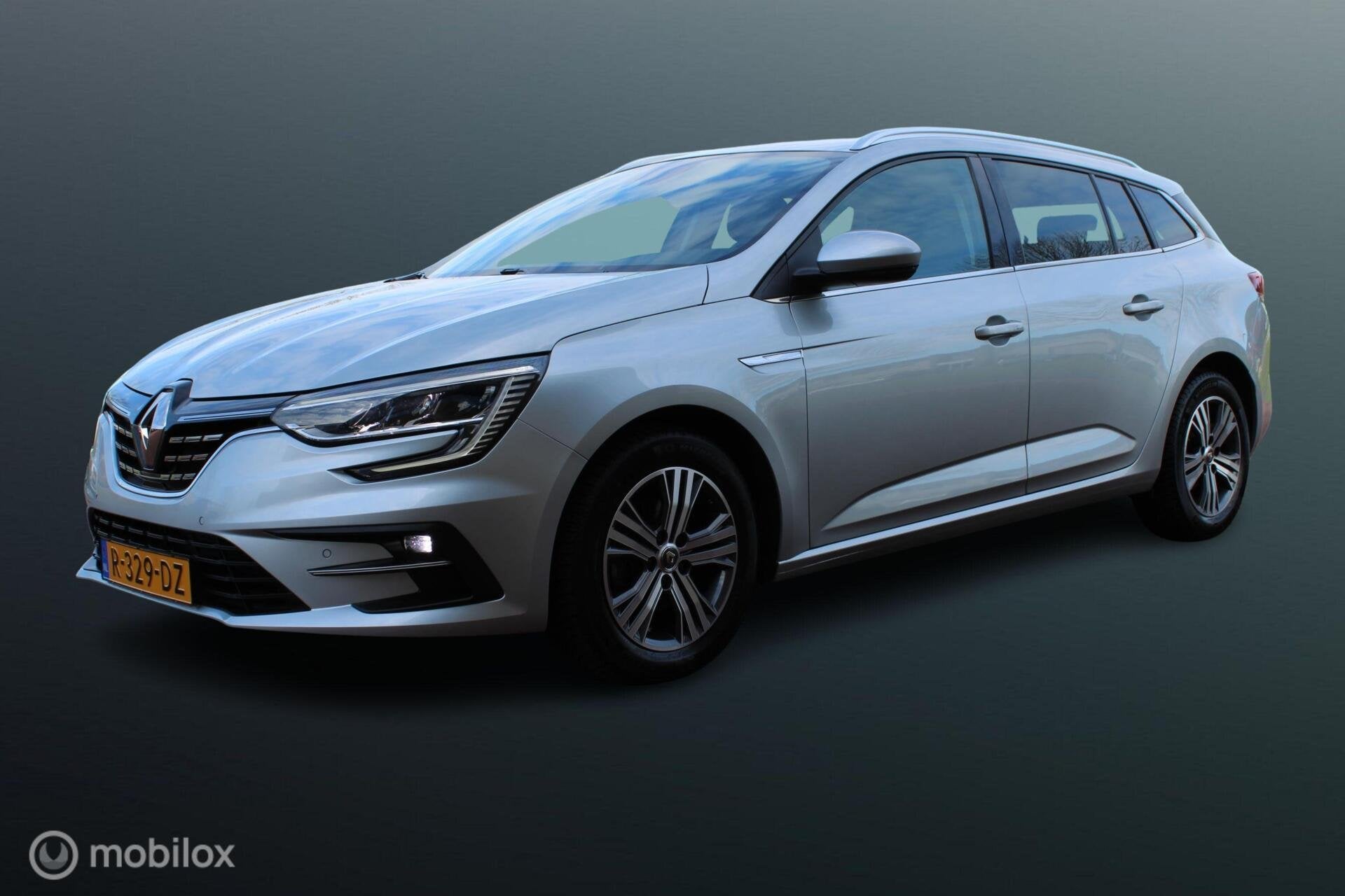 Renault Megane Estate 1.3 TCe Intens 140 pk, Pdc voor + acht, Voorwielaandrijving, Parkeersensor, Gebruikt, 4 cilinders