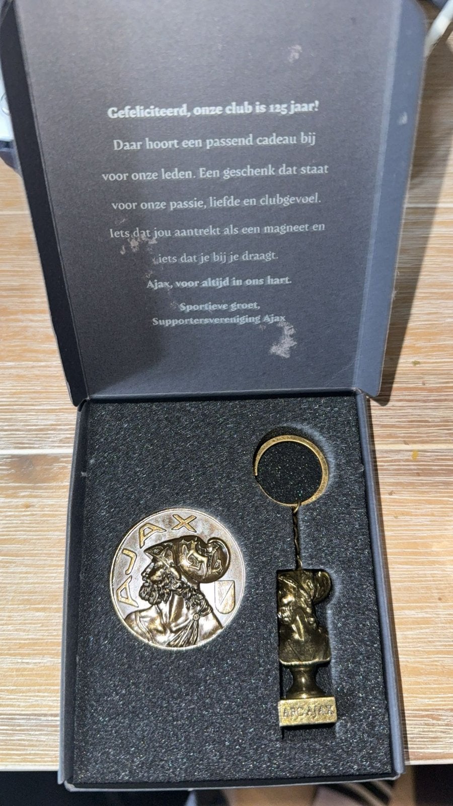 Ajax 125 jaar jubileum sleutelhanger met magneet, Ophalen of Verzenden, Nieuw, Ajax, Overige typen
