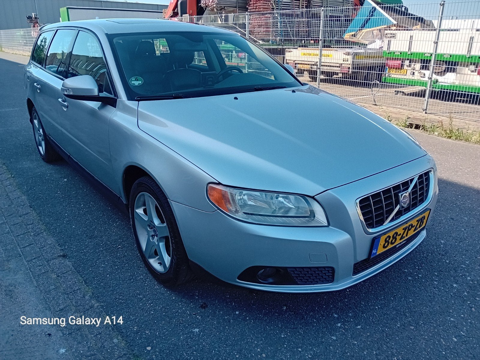 Volvo V70 2.0 2008 Grijs, Auto's, Voorwielaandrijving, Zwart, 4 cilinders, Handgeschakeld