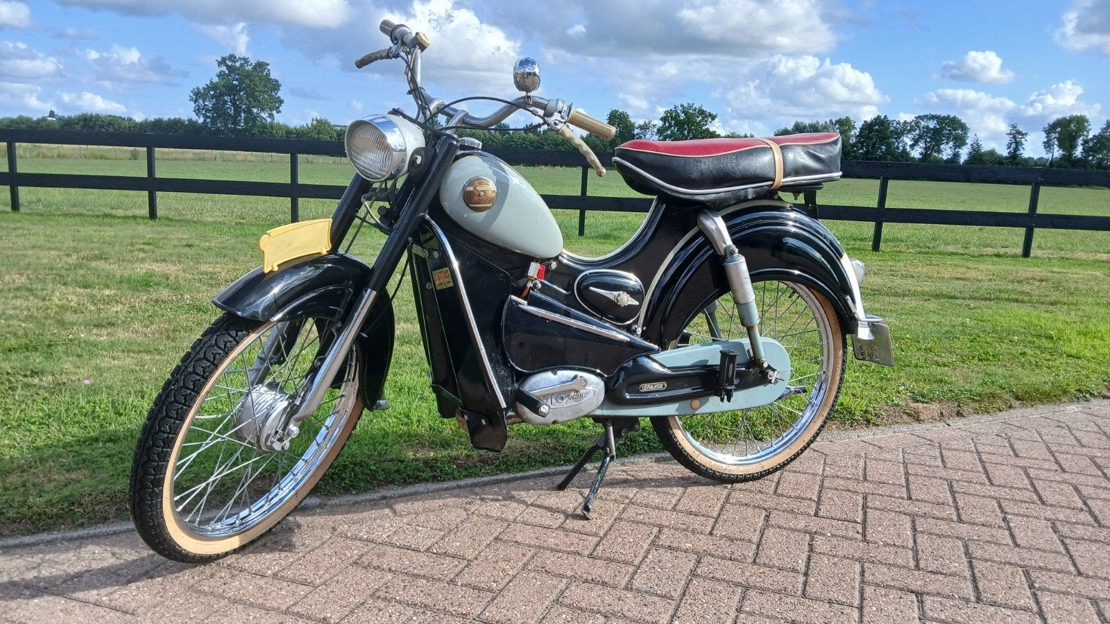 Sparta gd 50 sport Oldtimer Bromfiets jlo blok, Fietsen en Brommers, Brommers | Oldtimers, Sparta, Maximaal 45 km/u, 2 versnellingen
