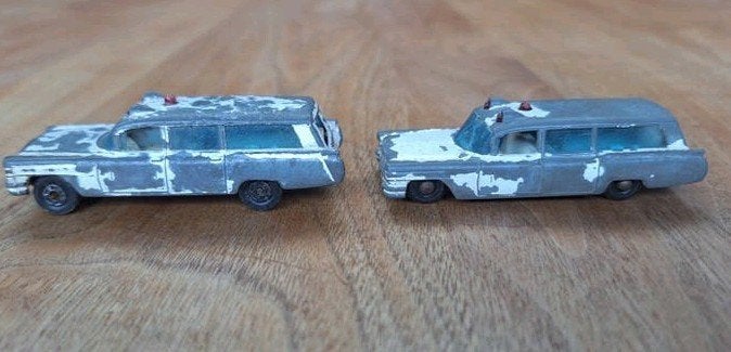 Matchbox Series 54 Cadillac Ambulance (2 stuks), Ophalen of Verzenden, Gebruikt, Auto