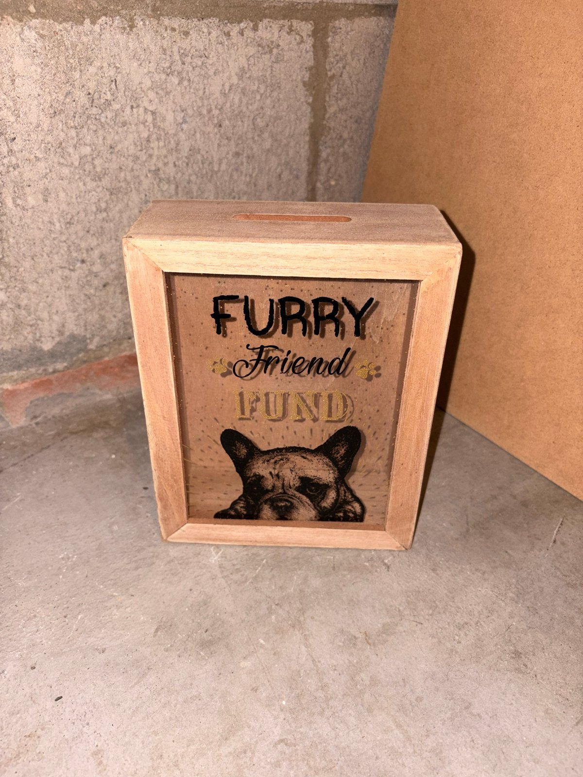 Leuke houten spaarpot "Furry Friend Fund", Verzamelen, Ophalen, Gebruikt, Hout, Dier