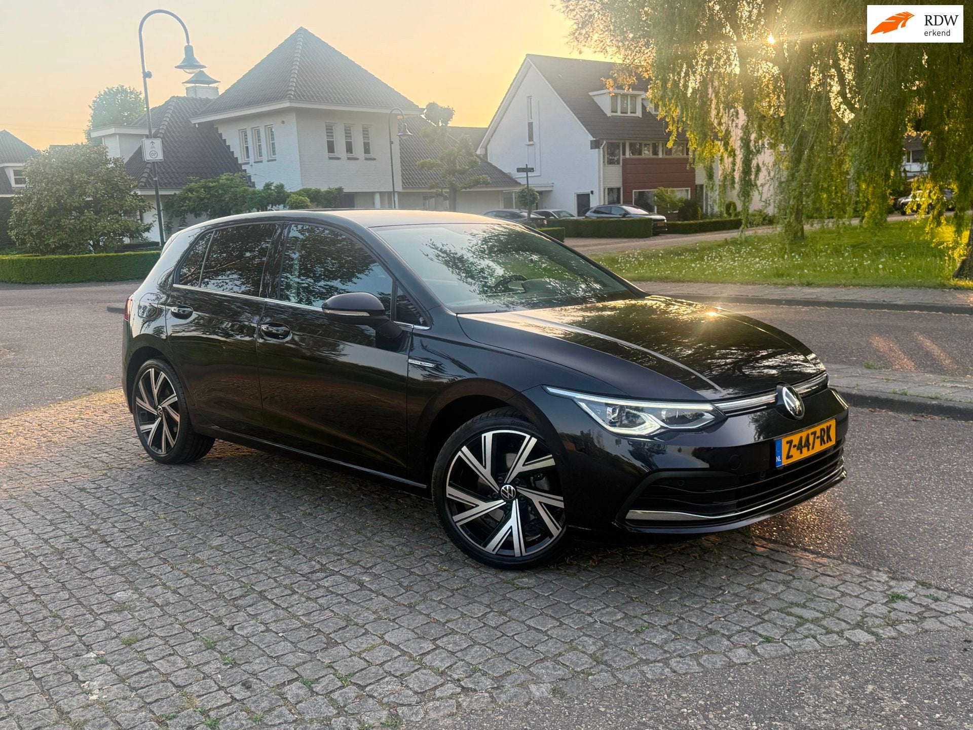 Volkswagen Golf 1.5 eTSI Style/HK/IQ/Keyless/Blis/Memory/Cam, 4 cilinders, 150 pk, Zwart, Bedrijf