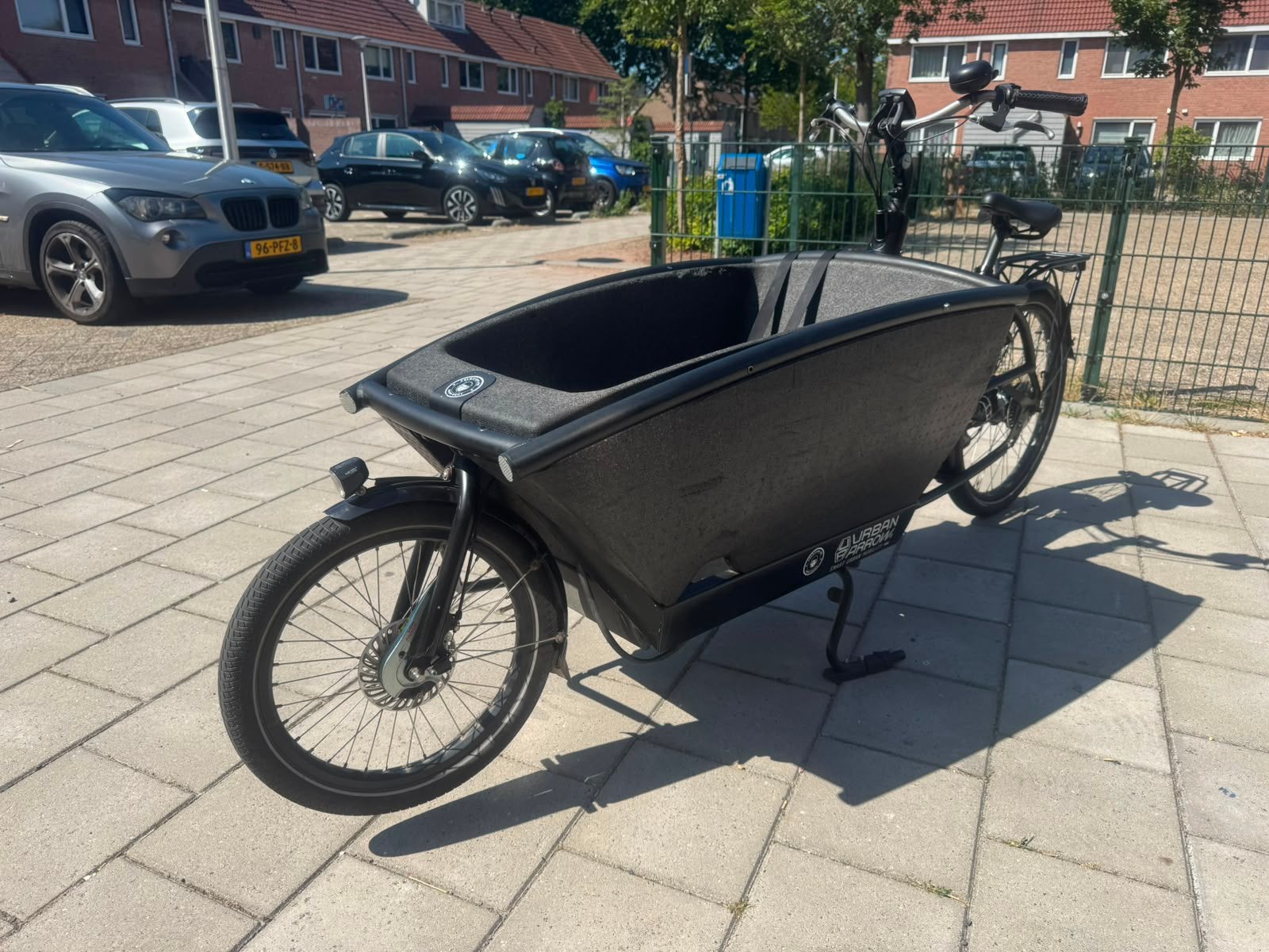 Urban Arrow Family met huif, Fietsen en Brommers, Fietsen | Bakfietsen, Ophalen, Zo goed als nieuw, Huif
