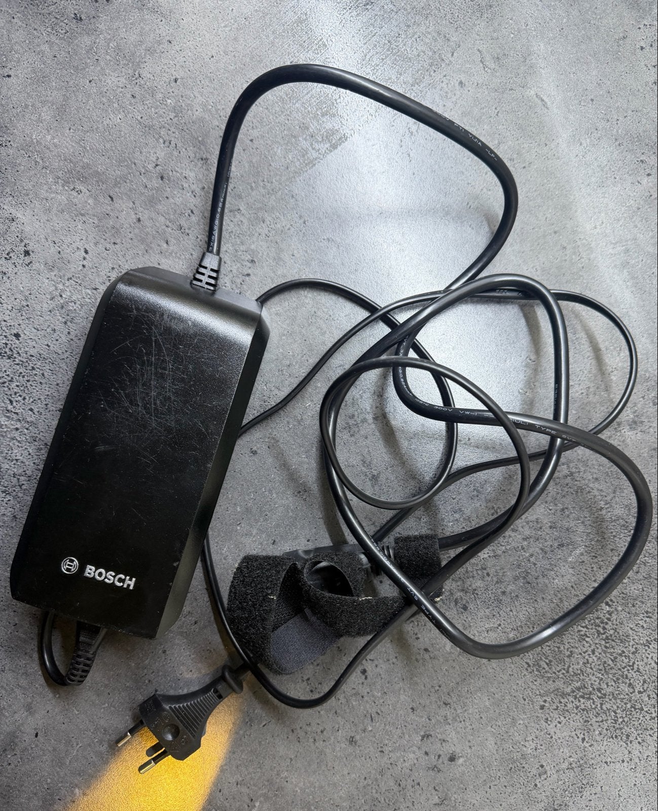 Bosch Acculader 36V-2A Compact Lader BCS230, Ophalen of Verzenden, Gebruikt, Elektrische fiets, Bosch