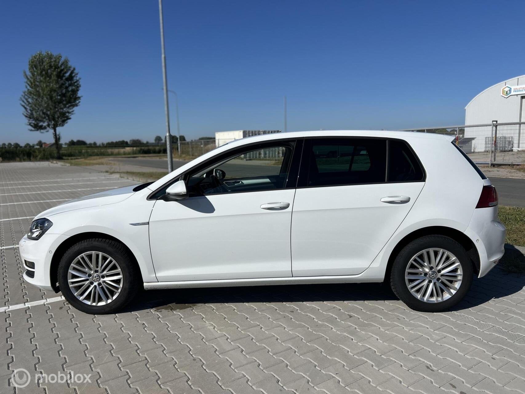 Volkswagen Golf 7 1.2 TSI CUP Edition 40|STOELVERWARMING|APK, Voorwielaandrijving, 86 pk, 4 cilinders, Wit