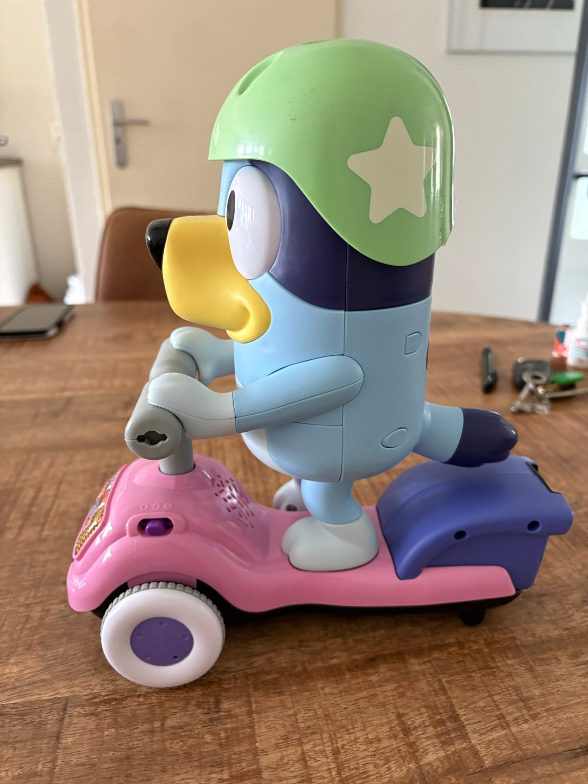 Bluey op Scooter - Interactief Speelgoed, Ophalen of Verzenden, Zo goed als nieuw, Jongen of Meisje