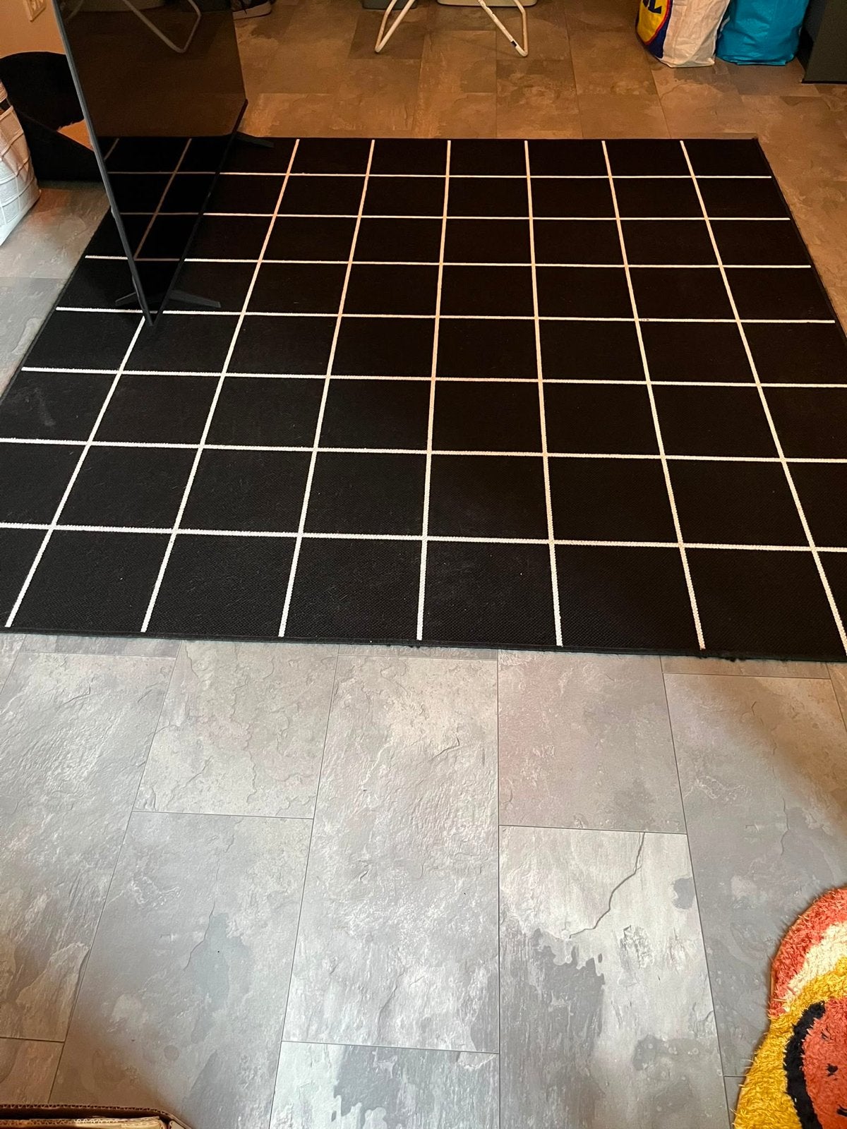 Vierkant vloerkleed zwart/wit, omkeerbaar, goede staat, Huis en Inrichting, Ophalen, Gebruikt, 100 tot 150 cm, Zwart