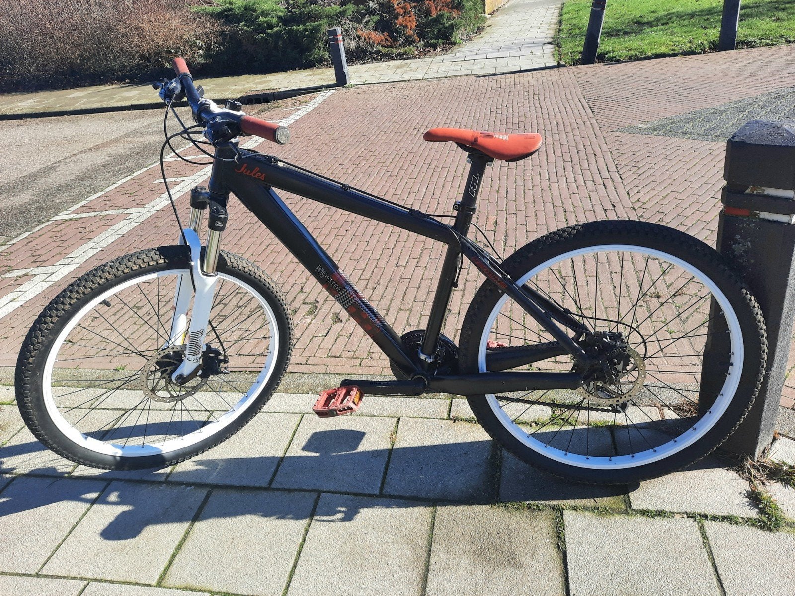 Dirt jumper mountainbike Nieuwstaat 

Voorzi, Ophalen, Zo goed als nieuw, Schijfrem, Heren