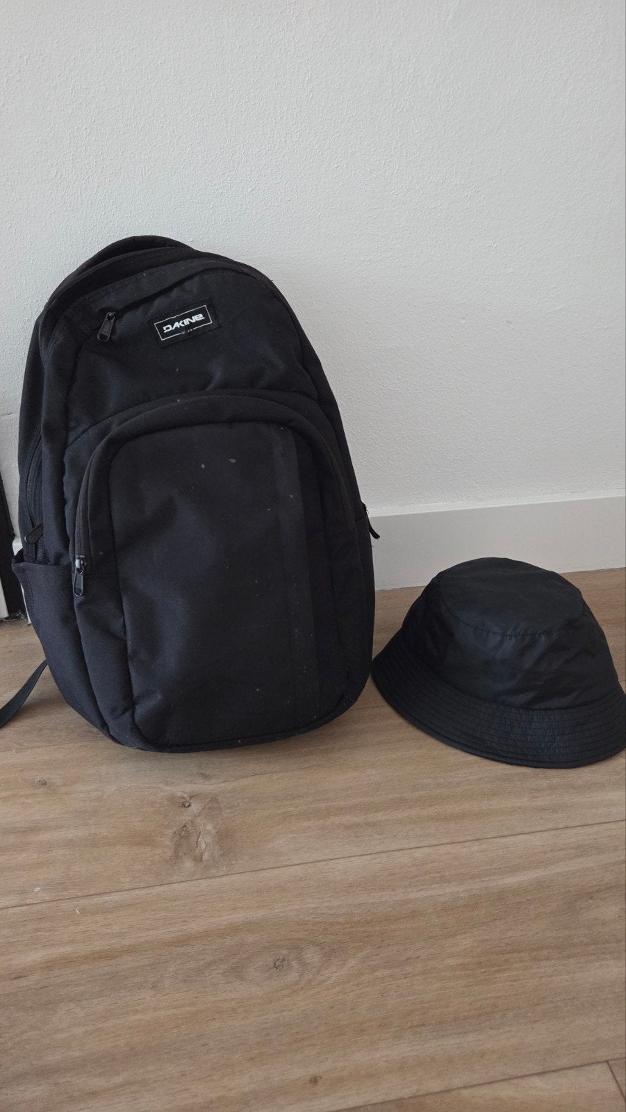 Dakine rugzak 33L, met bucket hat, Gebruikt, 25 tot 40 cm, Ophalen of Verzenden, Overige merken