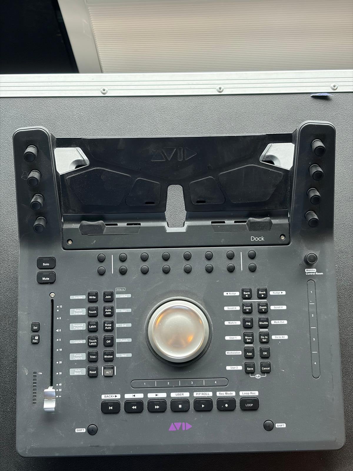 Avid Dock, Ophalen, Zo goed als nieuw