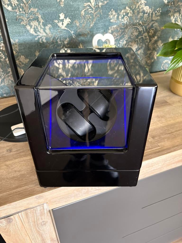 Olvy Time - Watchwinder voor 2 Horloges - Met LED, Sieraden, Tassen en Uiterlijk, Horloges | Heren, Ophalen, Zo goed als nieuw