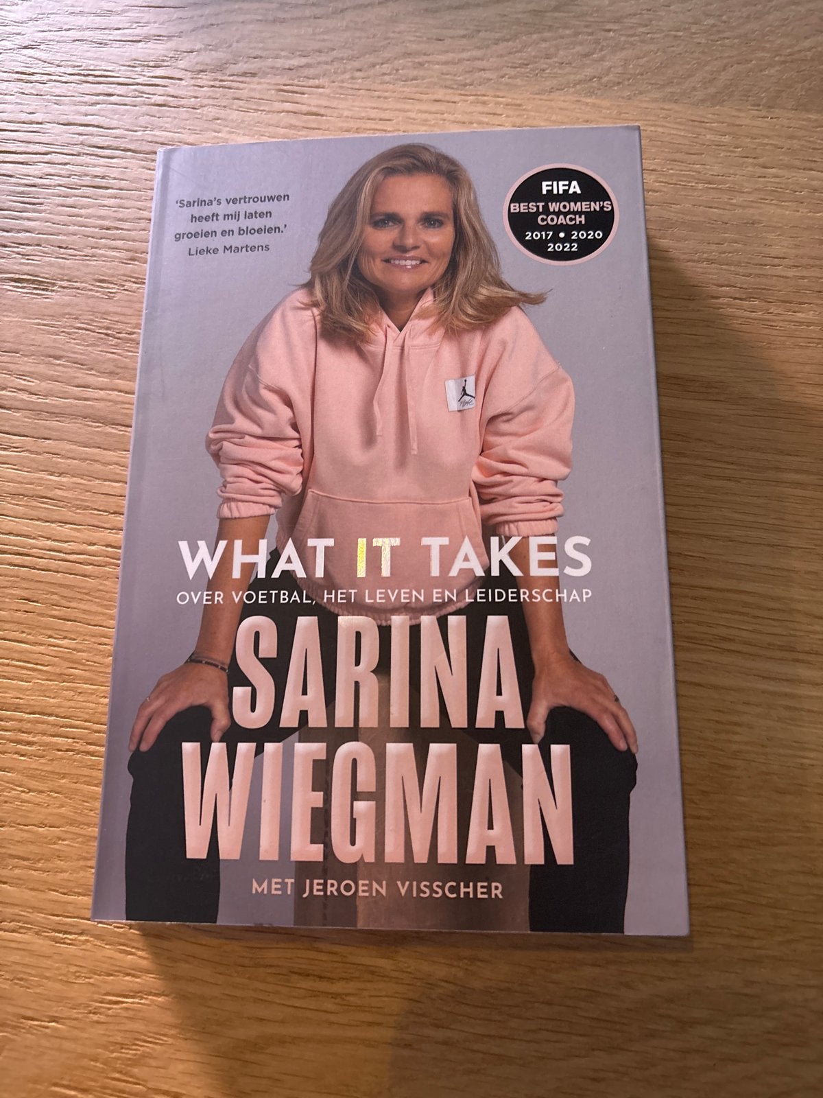 What It Takes - Sarina Wiegman (Boek), Ophalen of Verzenden, Zo goed als nieuw, Balsport
