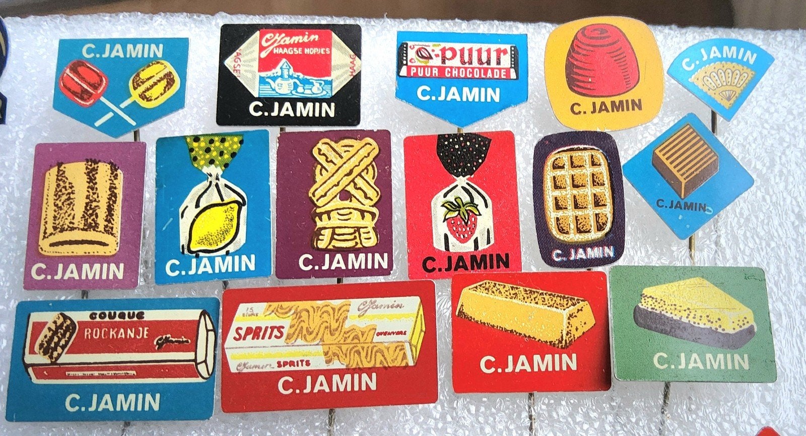 15 Vintage C. Jamin Speldjes - Snoep en Koek Reclame, Ophalen of Verzenden, Gebruikt, Overige onderwerpen, Speldje of Pin