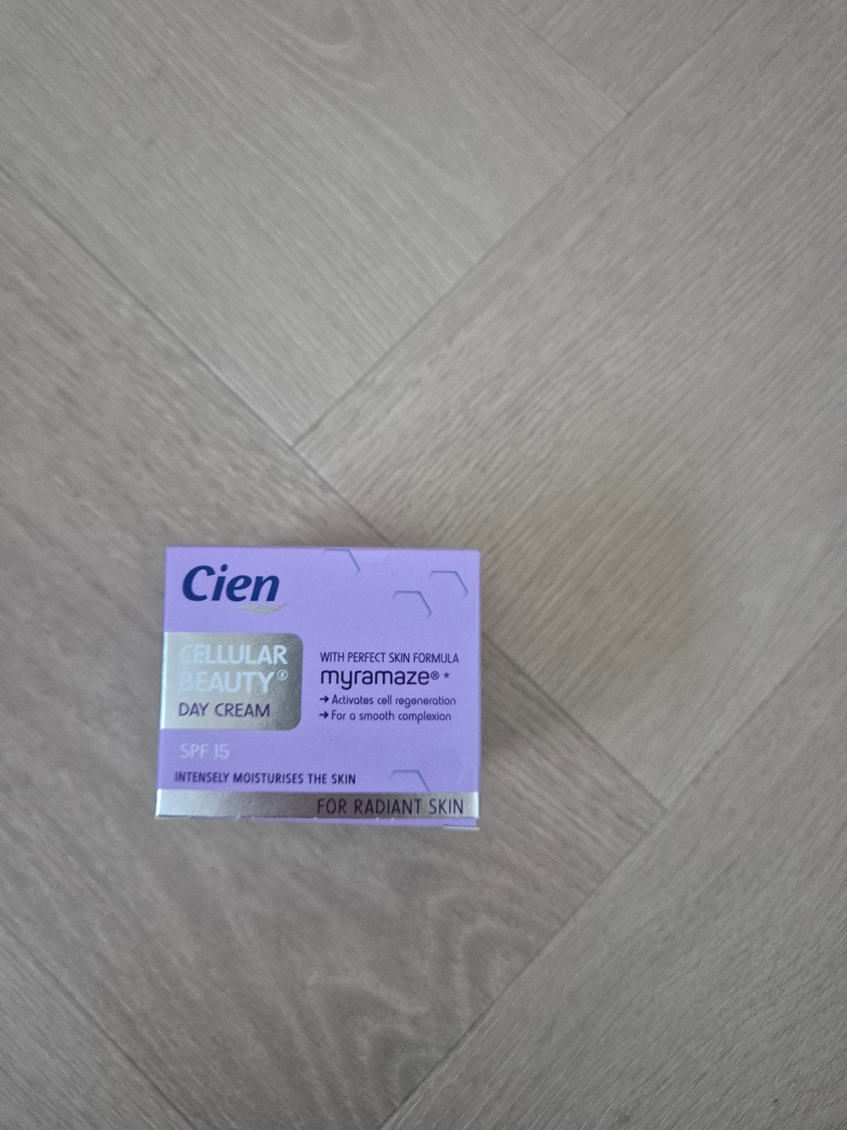 Cien Cellular Beauty Dagcrème SPF15 - Nieuw in doos, Ophalen of Verzenden, Nieuw, Gehele gezicht, Verzorging