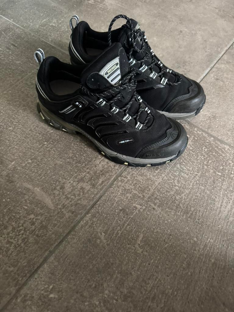 Meindl sneakers, Kleding | Dames, Schoenen, Ophalen of Verzenden, Zo goed als nieuw, Sneakers of Gympen
