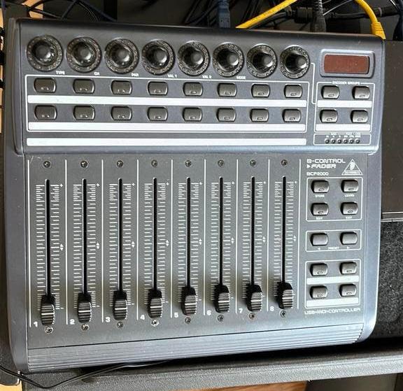 Bcf2000 Midi controller motorized faders Behringer, Muziek en Instrumenten, Mengpanelen, Ophalen of Verzenden, Zo goed als nieuw