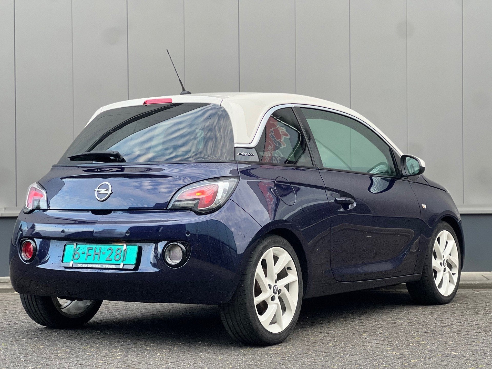 Opel ADAM 1.4 Glam 2-Tone Sport, Auto's, Voorwielaandrijving, Dealer onderhouden, Gebruikt, 4 cilinders