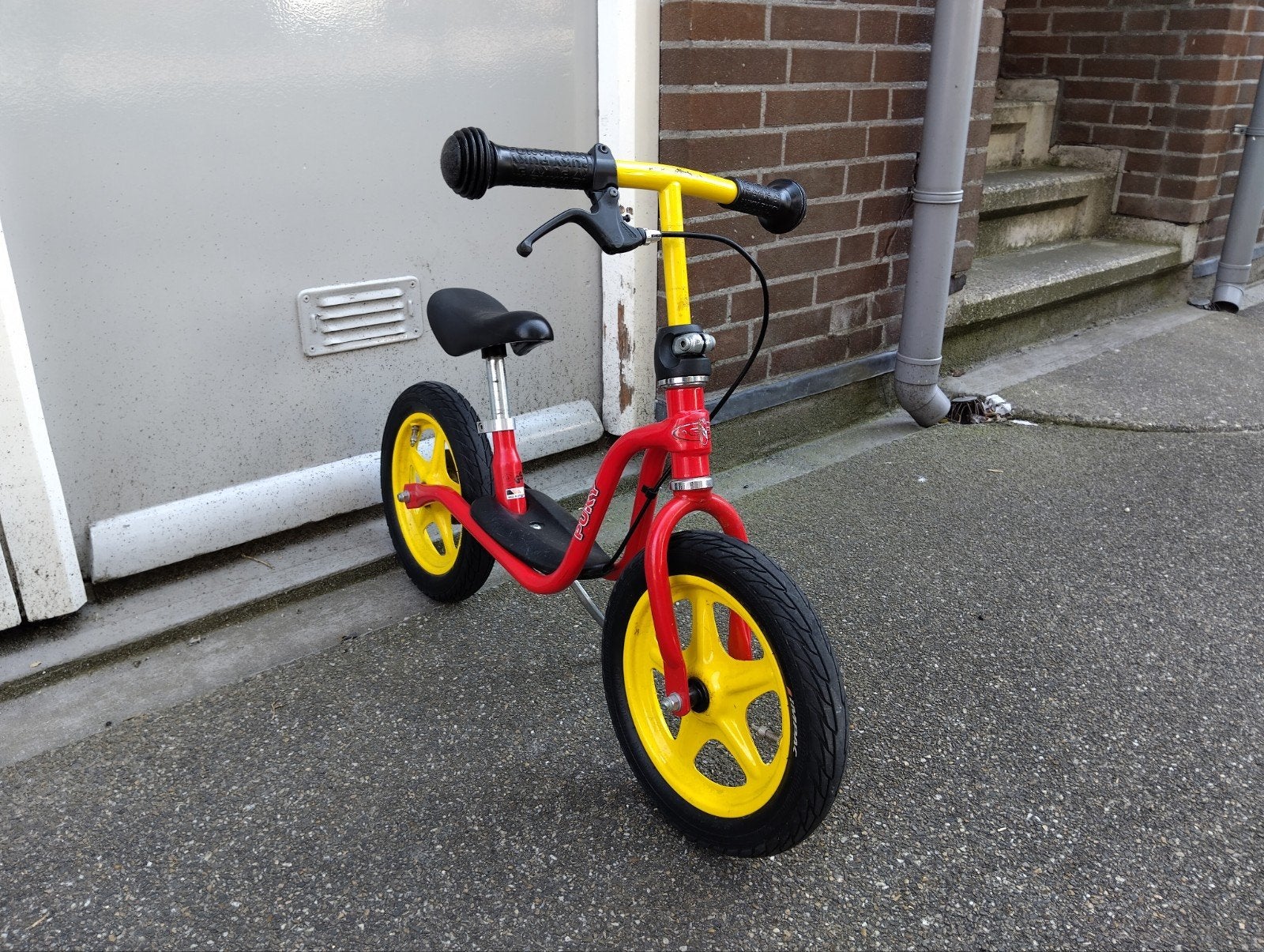 Puky loopfiets rood/geel, met handrem en luchtbanden, Ophalen, Gebruikt, Puky, Verstelbare zitting