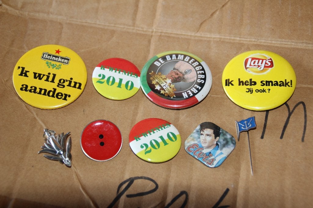 buttons diversen, Ophalen of Verzenden, Gebruikt, Overige onderwerpen