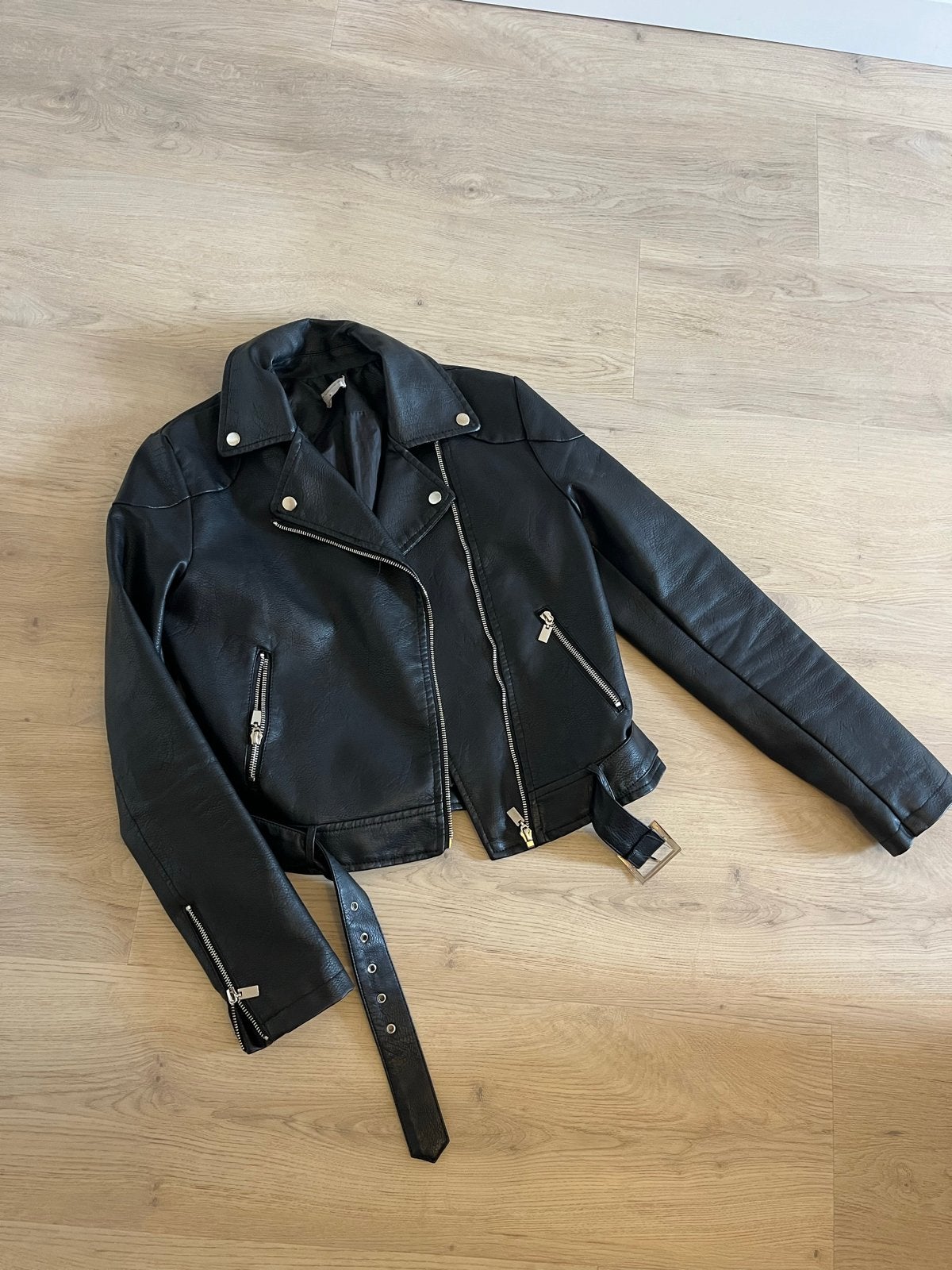 Zwart leren bikerjack van Loavies, Ophalen of Verzenden, Zo goed als nieuw, Maat 38/40 (M), Zwart