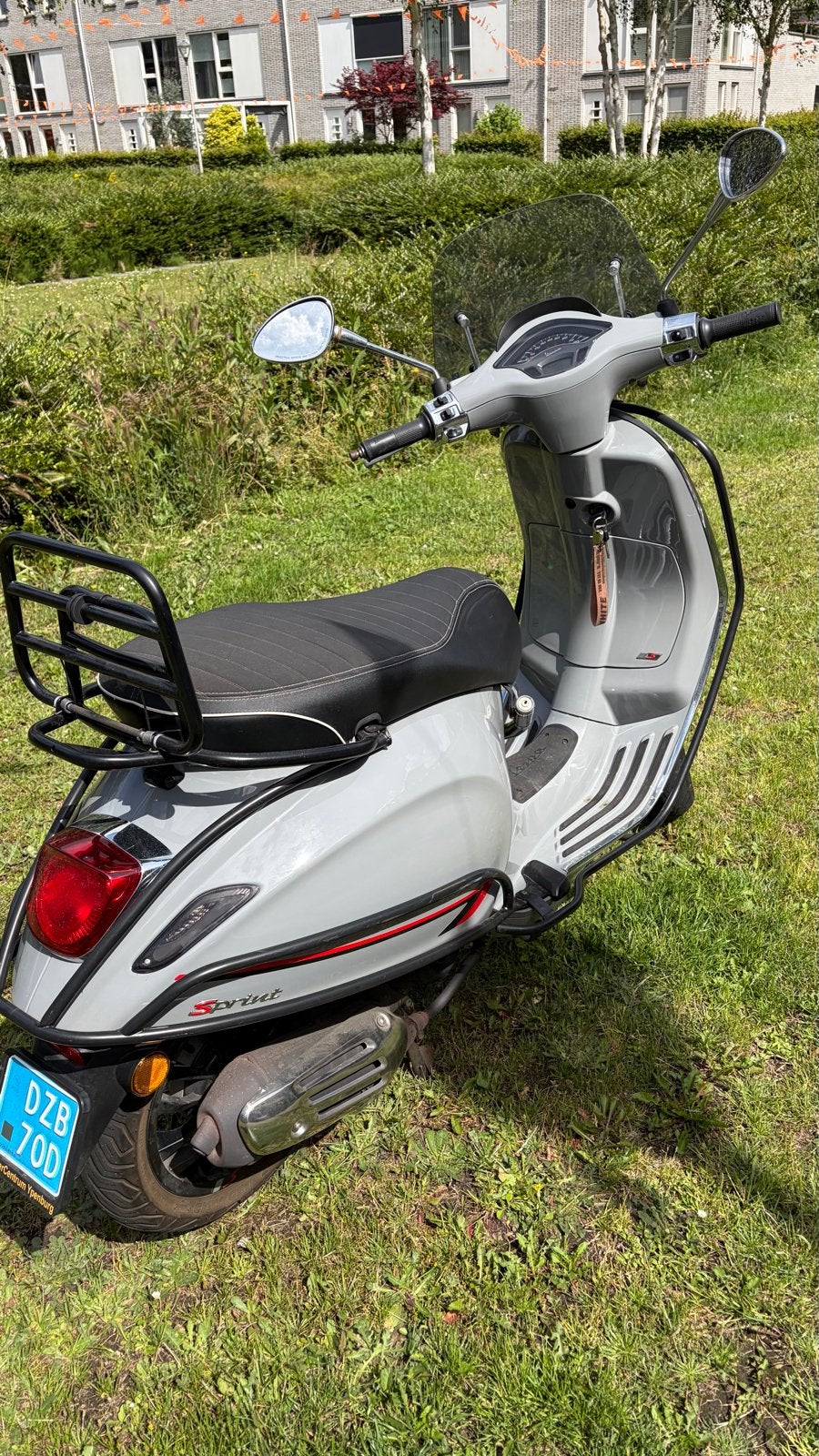 Vespa Sprint 50cc Nardo- Grijs - Blauw Kenteken, Ophalen of Verzenden, Gebruikt, Benzine, Vespa