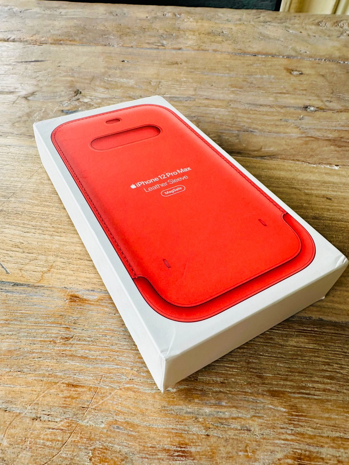 iPhone 12 Pro Max - Apple Leather Sleeve smartphone - roze, Nieuw, Hoesje of Tasje, Ophalen of Verzenden, IPhone 12 Pro Max