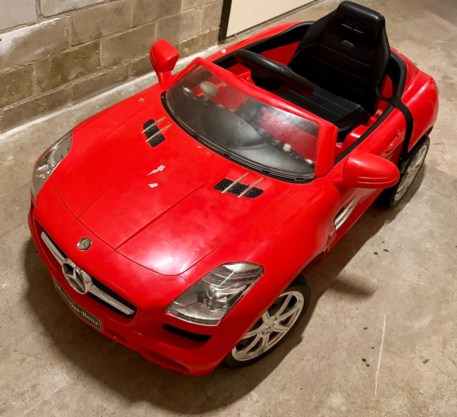 Rode Mercedes kinderauto, Ophalen, Gebruikt