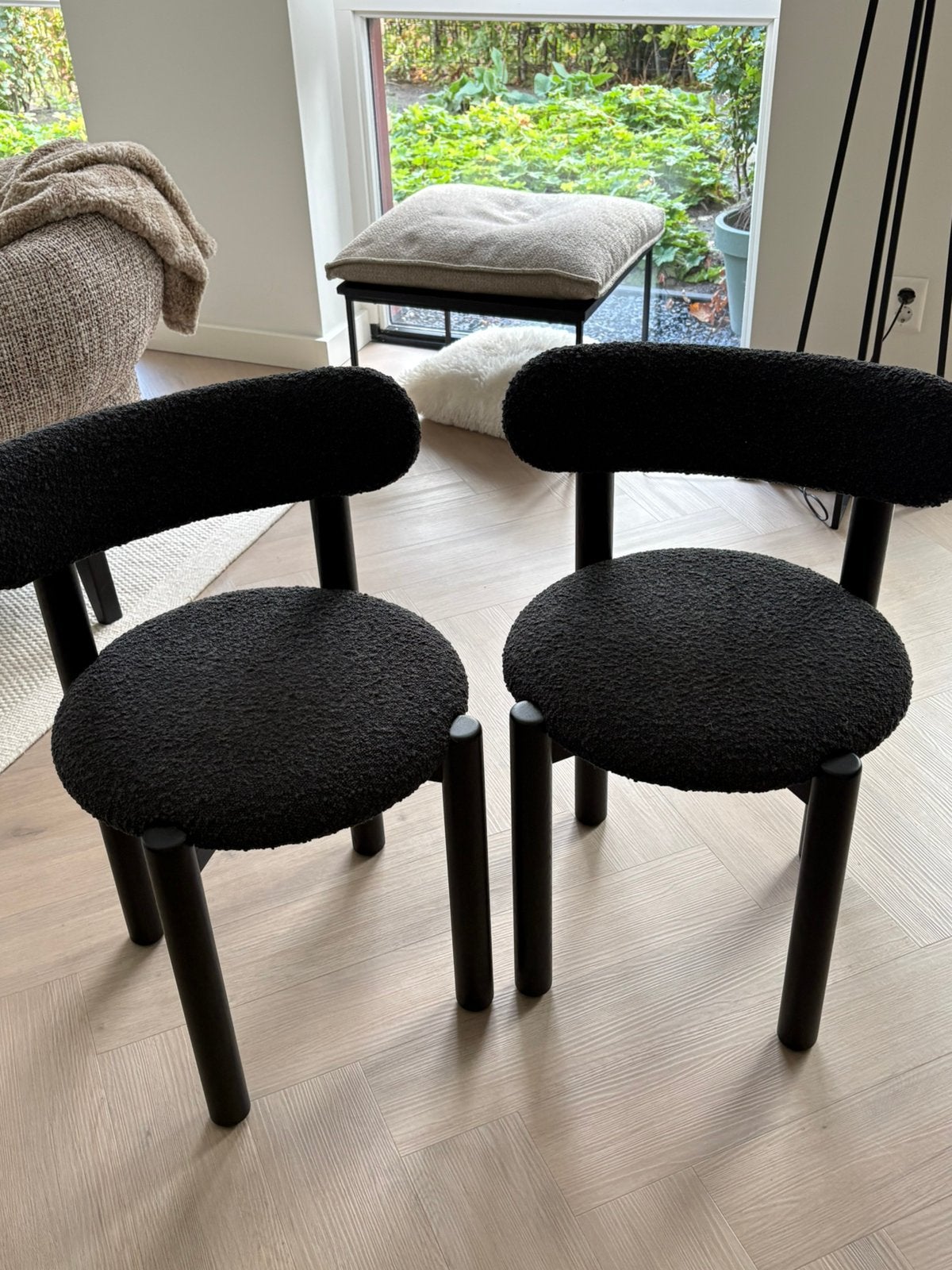 2 eetkamer stoelen van Kave Home model Nebai, Ophalen, Twee, Zwart, Zo goed als nieuw