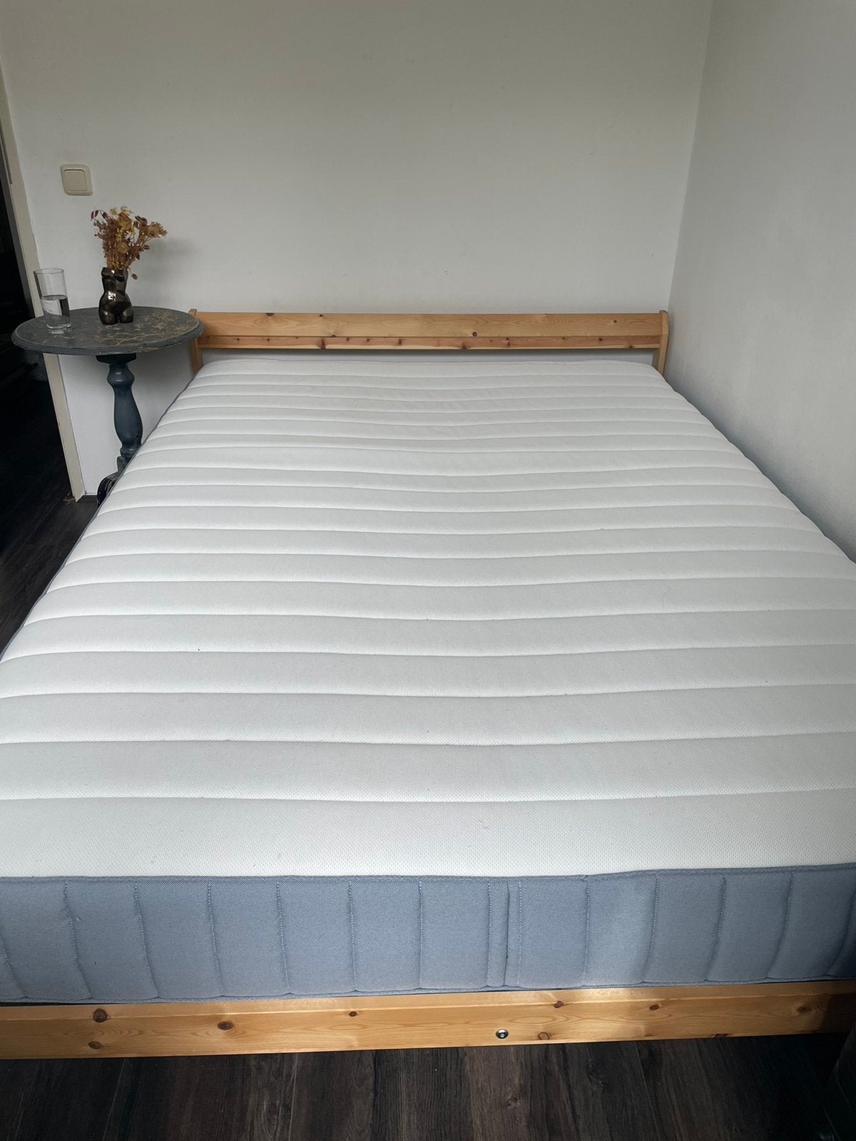 Bed frame + matress, Ophalen, Tweepersoons, 140 cm, Zo goed als nieuw