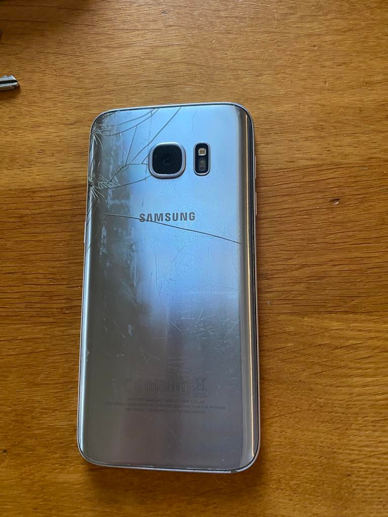 Samsung Galaxy S7 & S8 - Gebruikt met gebruikssporen, Telecommunicatie, Mobiele telefoons | Samsung, Gebruikt, Ophalen of Verzenden