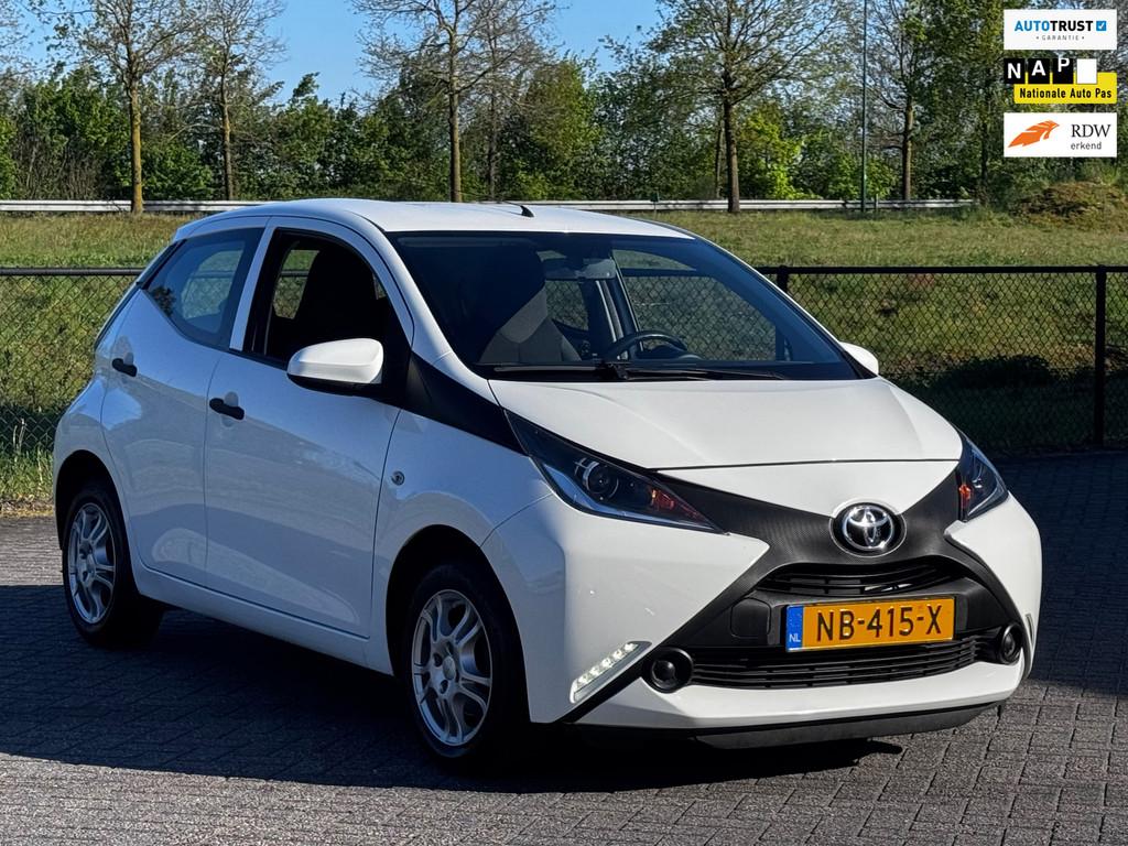 Toyota Aygo 1.0 VVT-i x-now+AIRCO+CRUISE+DEALERONDERHOUDEN+N, Voorwielaandrijving, Stof, Gebruikt, 4 stoelen
