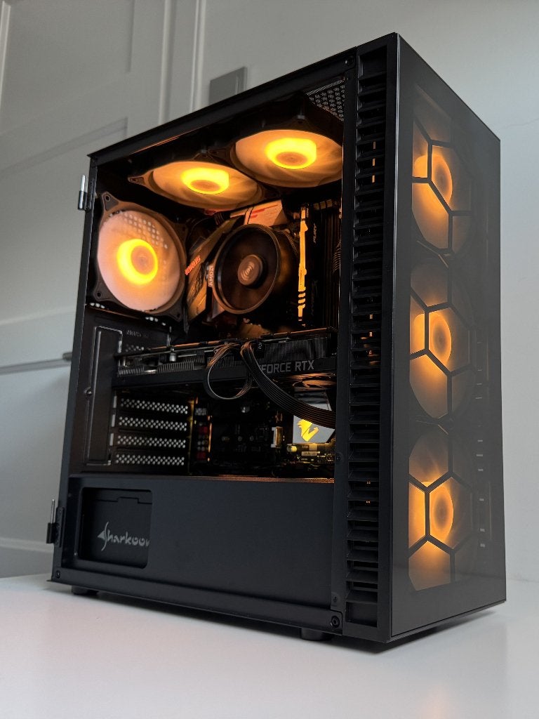 Foto 3 van Gaming PC | Ryzen 5 | RTX 3060 Ti | 16gb RAM | 2.5TB Opslag