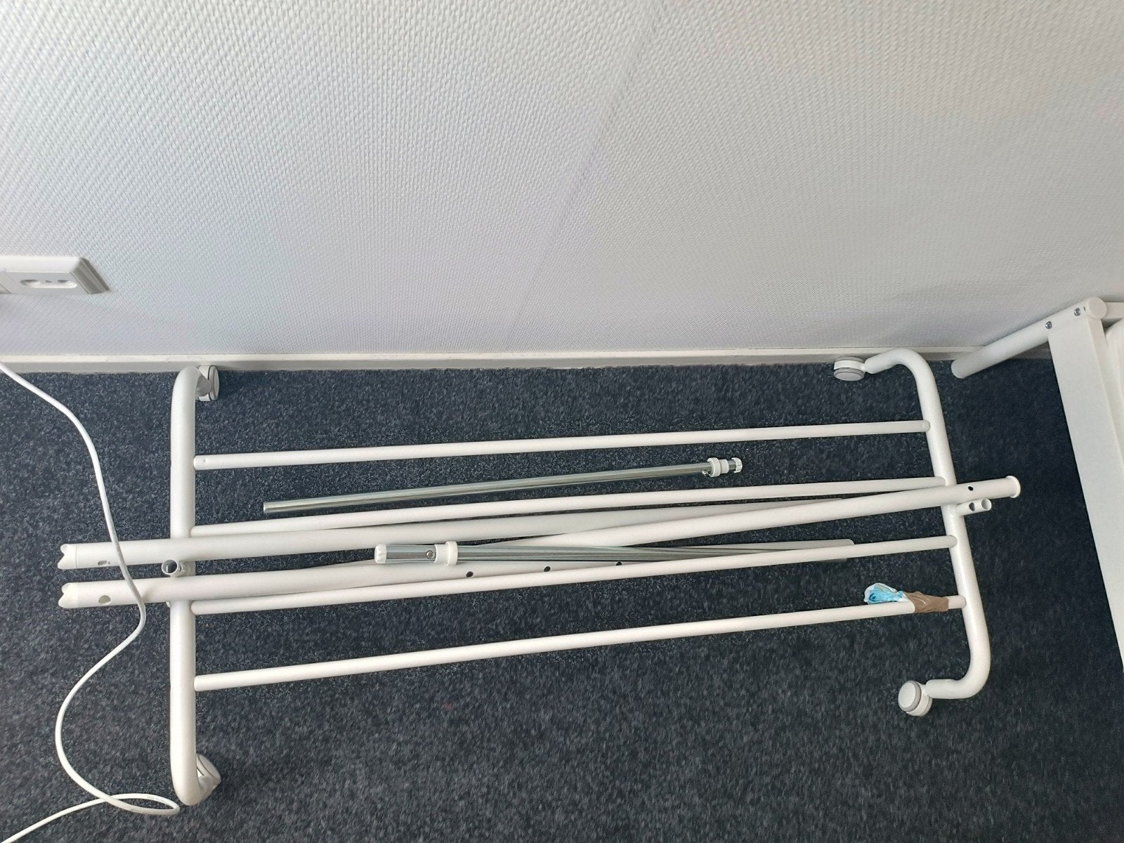 Ikea RIGGA clothing rack, 100 tot 150 cm, Zo goed als nieuw, Metaal, Ophalen