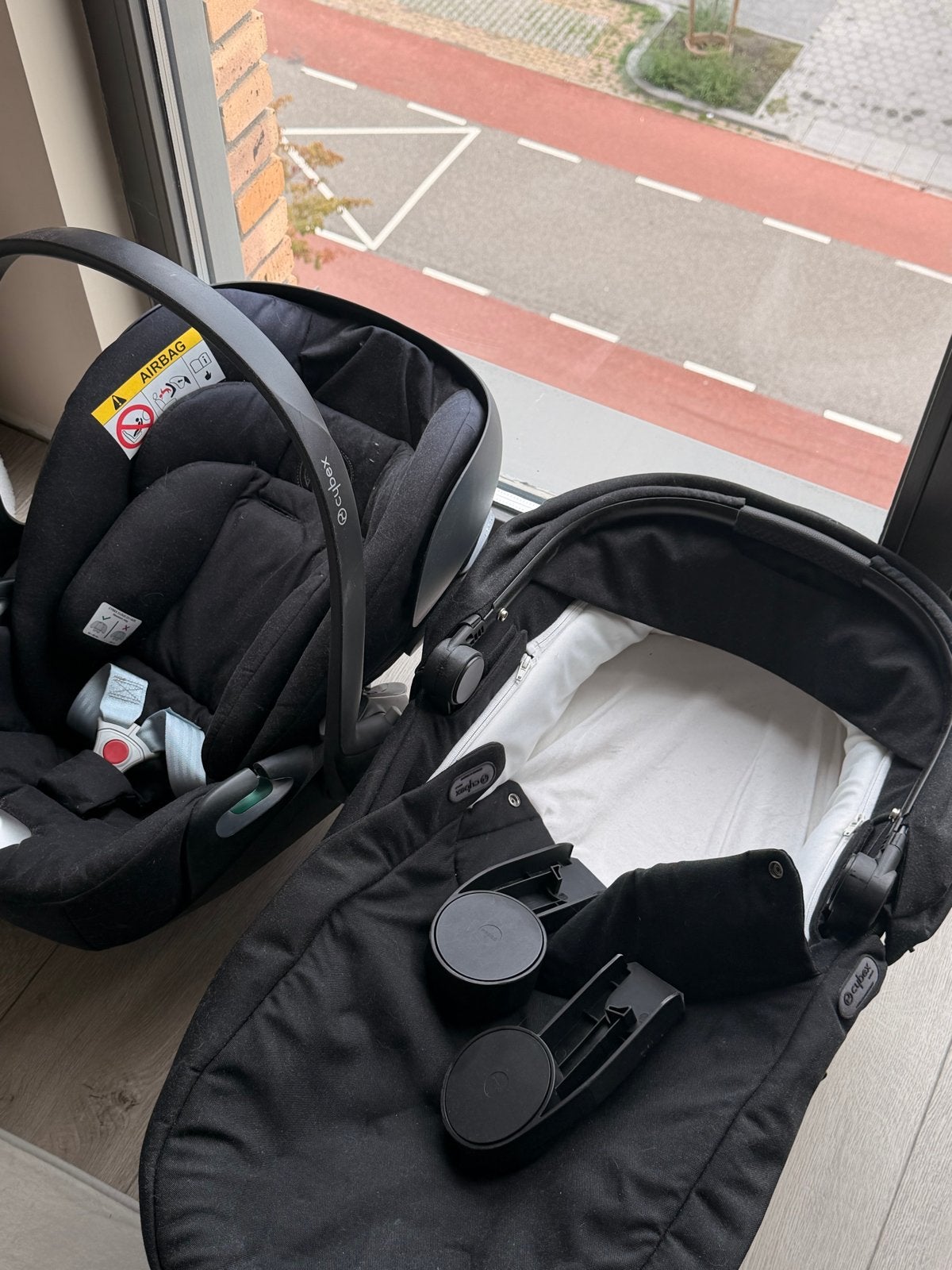 Cybex autostoel met reiswieg en adapters, Overige merken, Autogordel of Isofix, Gebruikt, 0 t/m 13 kg