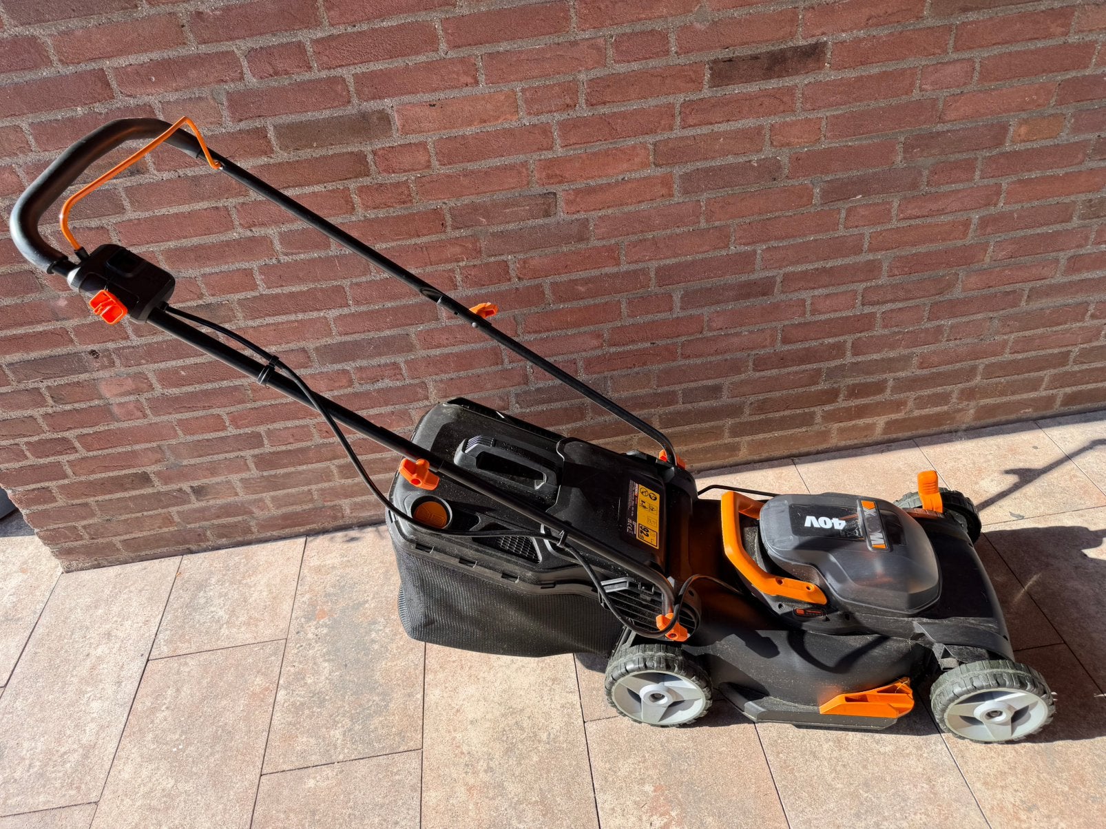 WORX Accu Grasmaaier WG743E incl. 2x20 V accu's en lader, Ophalen, Zo goed als nieuw