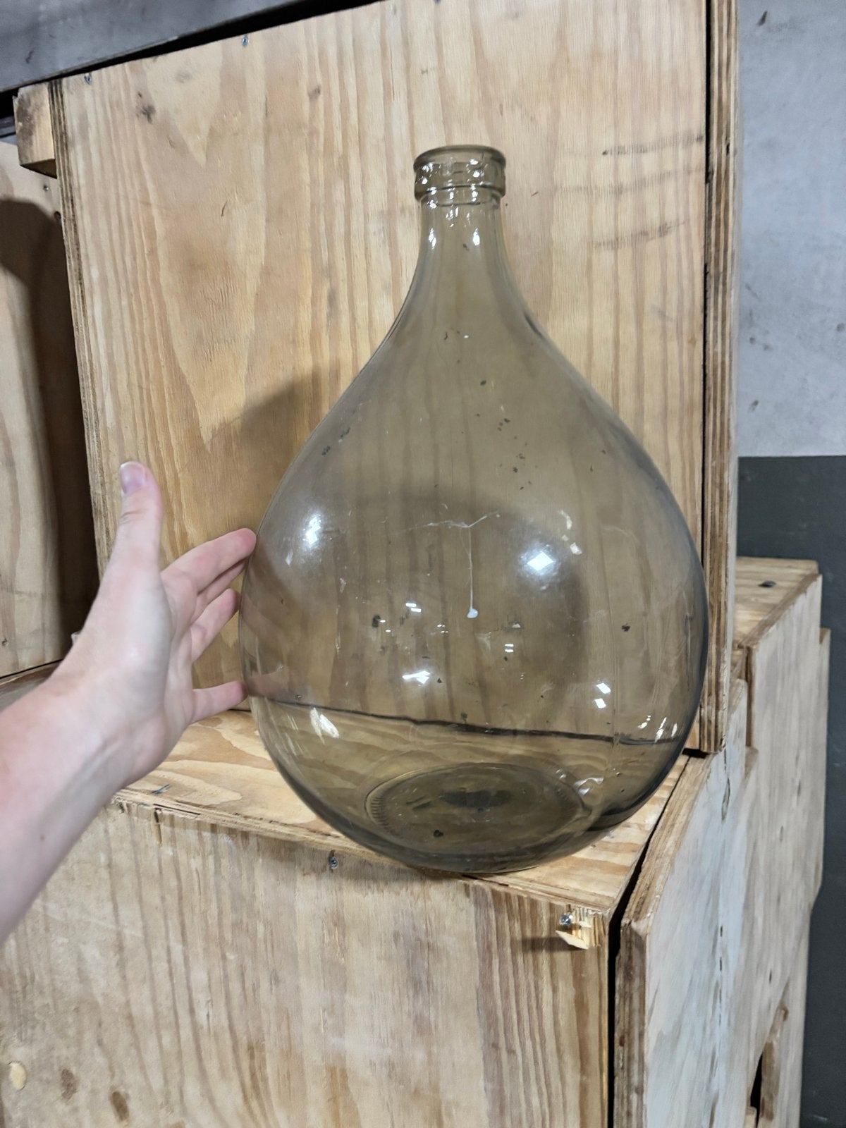 Grote glazen fles / mandfles / gistfles, Ophalen