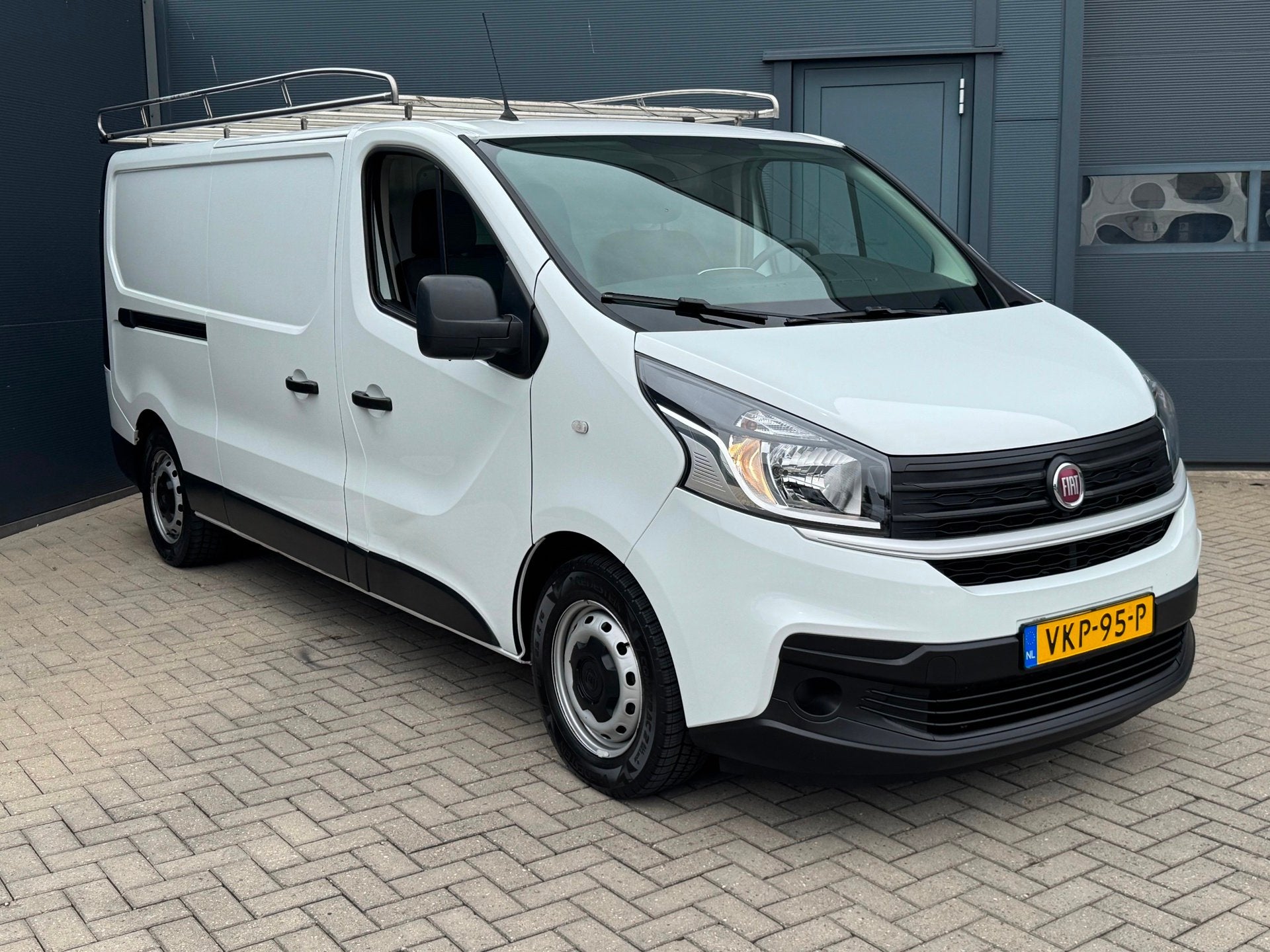 Fiat Talento 2.0 MultiJet L2H1 / Imperiaal / Trekhaak / Navi, Voorwielaandrijving, Gebruikt, Euro 6, Wit