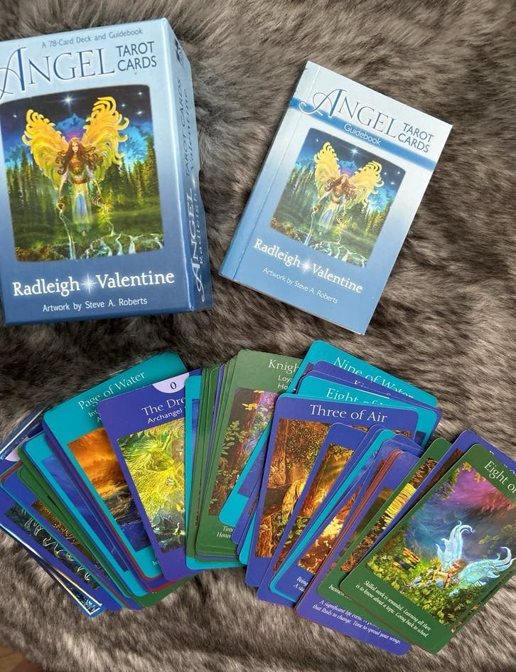 Orakelkaarten Angel Tarot Cards🌸Radleigh Valentine -, Ophalen of Verzenden, Zo goed als nieuw, Tarot of Kaarten leggen, Overige typen