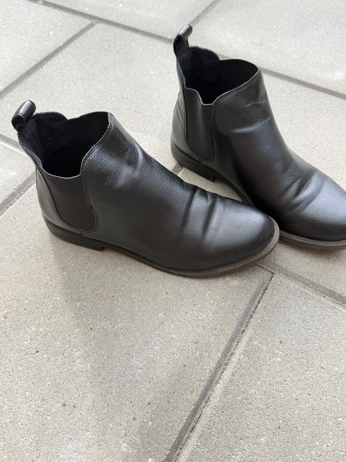 Zwarte H&M Divided enkellaarzen maat 37, Ophalen of Verzenden, Gedragen, Zwart, Lage of Enkellaarzen