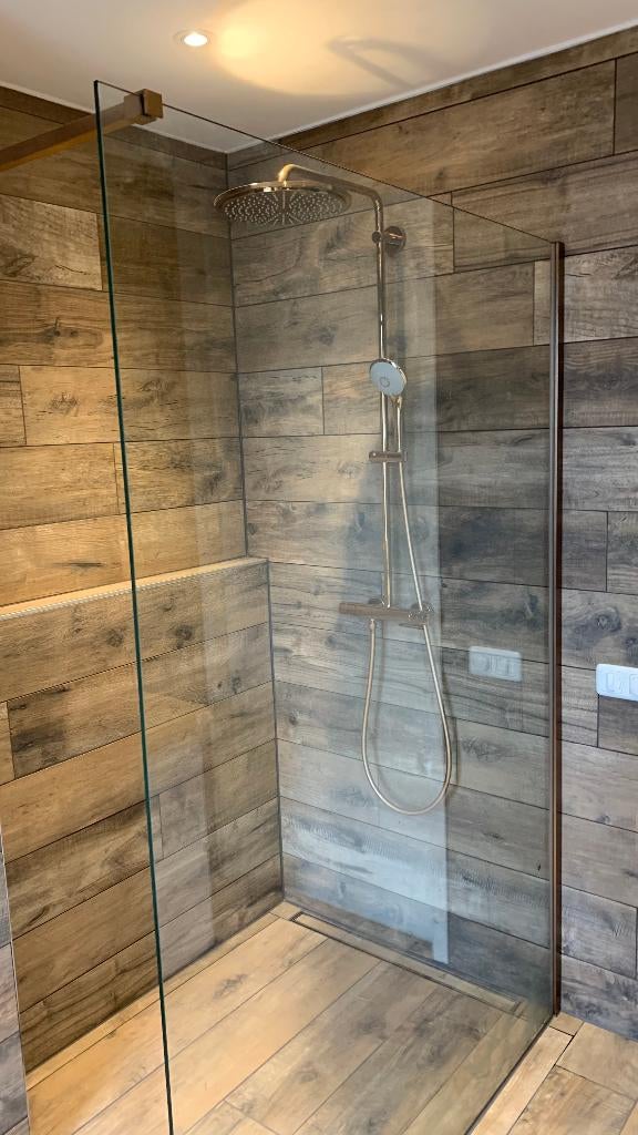 Foto 16 van Badkamerrenovatie 4600€Toiletrenovatie 2300€