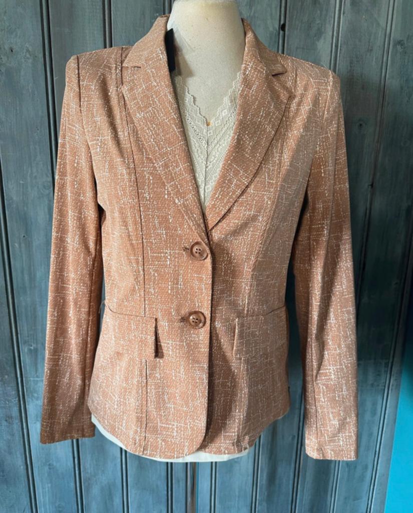 Mi Piace travelstof blazer maat: M Mocca-Kit, Kleding | Dames, Jasjes, Kostuums en Pakken, Maat 38/40 (M), Bruin, Nieuw, Ophalen of Verzenden