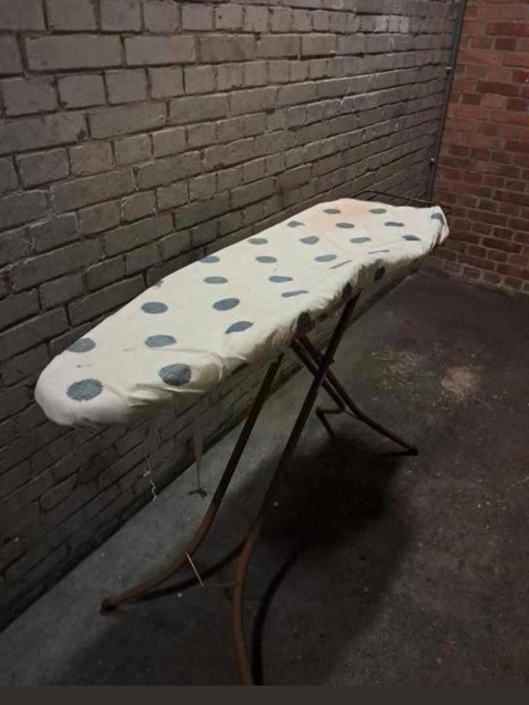 Te koop, Strijkplank verstelbare en mooi., Witgoed en Apparatuur, Ophalen