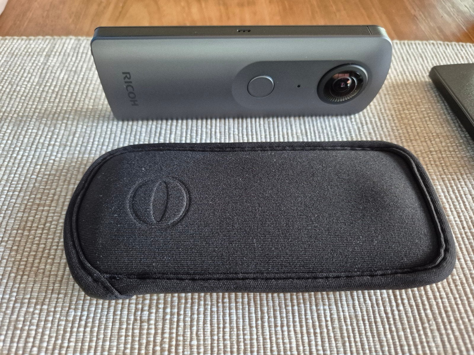 Ricoh Theta V camera (metallic grey) met TA-1 3D microfoon, Ophalen of Verzenden