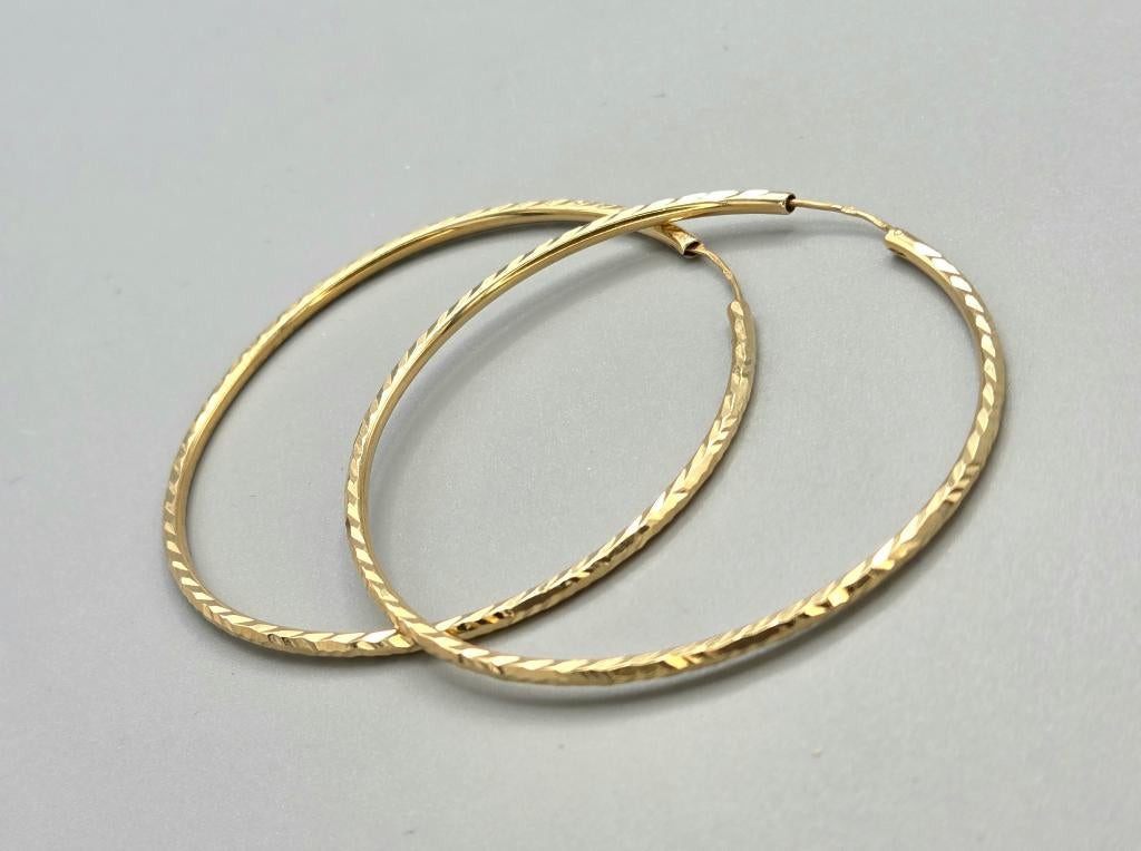 Gouden gediamanteerde bewerkte creolen. 202/154., Hangers, ., Ophalen of Verzenden, Zo goed als nieuw